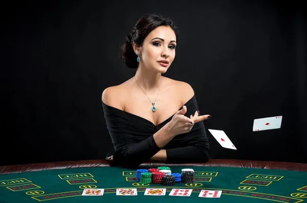 เจ้ามือสาวสุดฮอตจาก-kubet-คว